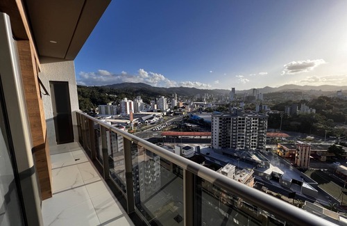 Centro Apartment | Modern Apt 900m from Vila Germanica (Oktoberfest)