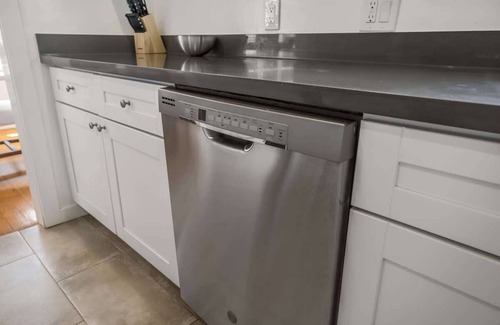 North Berkeley Apartment | Modern Abode 2BD with Garden and Garage