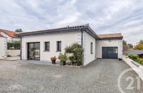 Carmaux House | Modern air-conditioned house with swimming pool in a quiet location 15 kms from Albi