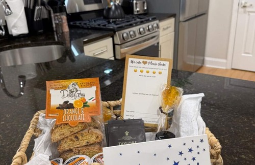 Dracut Apartment | Modern and all new 3BR/near UMASS