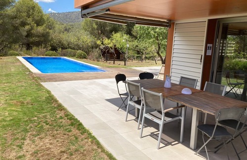Viladecavalls House | Modern and big house with swimming-pool and garden