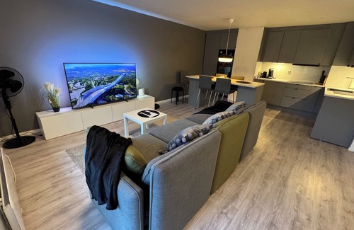 Toyen Apartment | Modern and Central Apartment, 6 mins to Oslo City