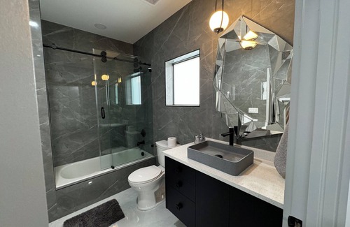 Oakford Park House | Modern and Elegant Residence