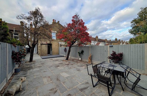 Selhurst Apartment | Modern and Luxurious 3-Bedroom Townhouse