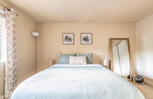 Haller Lake Apartment | Modern and spacious Apartment- Gym, Wifi, Free Parking