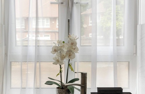 Canning Town South Apartment | Modern and stylish apartment in London Docklands - Custom House