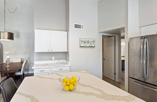 Paradise Valley Village Cottage | Modern and Stylish Remodeled 4 Bdrm w/HTD Pool!