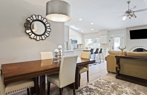 Paradise Valley Village Cottage | Modern and Stylish Remodeled 4 Bdrm w/HTD Pool!