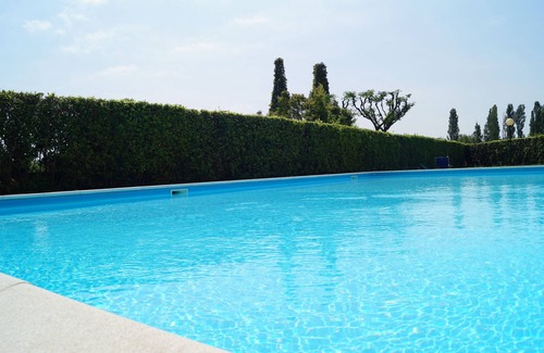 Lugana Apartment | Modern apartment with pool in Sirmione, just a few minutes' walk from the lake!