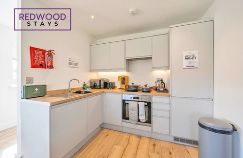 Basingstoke Apartment | Modern Apartment | Free Parking | WiFi & Netflix