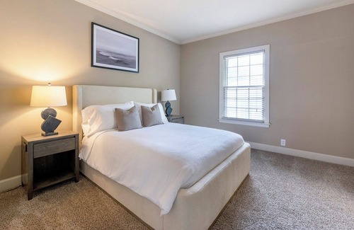 Green Hills Apartment | Modern Apartment in Prime Location (ID9741X91)