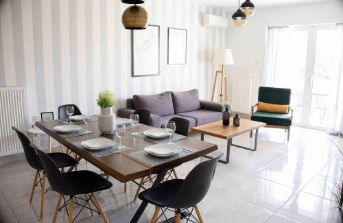 Keratsini-Drapetsona Apartment | Modern Apartment in Piraeus Port D2