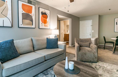 Blue Ash Apartment | Modern Apartment in Prime Location (ID4707X29)