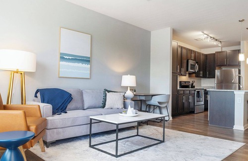 Kennesaw Apartment | Modern Apartment in Prime Location (ID4160X43)