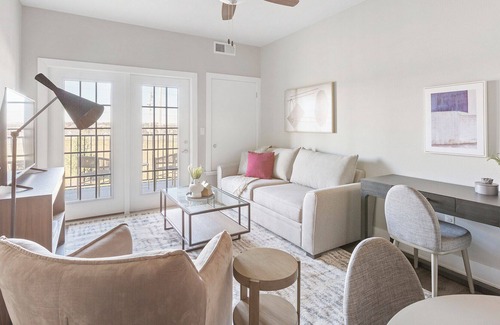 Jefferson Apartment | Modern Apartment in Prime Location (ID1213X362)