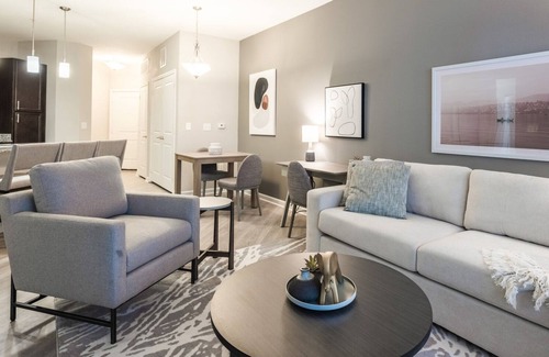League City Apartment | Modern Apartment in Prime Location (ID8759X16)