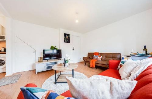 Newham Apartment | Modern Apartment near City Airport & ExCeL London