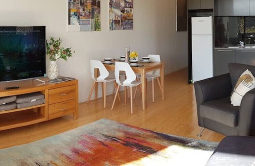 Lyneham Apartment | Modern Apartment - Prime Location with Heated Pool
