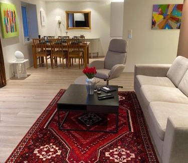 Svolvaer Apartment | Modern apartment with mountain and sea view