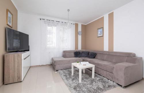 Krakow Apartment | Modern Apartment with Parking in Cracow by Rent like home