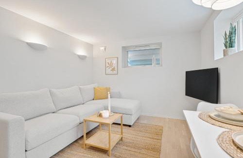 Haugesund Apartment | Modern apartment with wifi and new furniture - Free parking