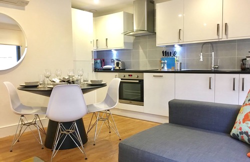 Lancaster Gate Apartment | Modern Apt in Bayswater Central London FREE WIFI &AIRCON by City Stay London