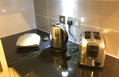 Lancaster Gate Apartment | Modern Apt in Bayswater Central London FREE WIFI &AIRCON by City Stay London