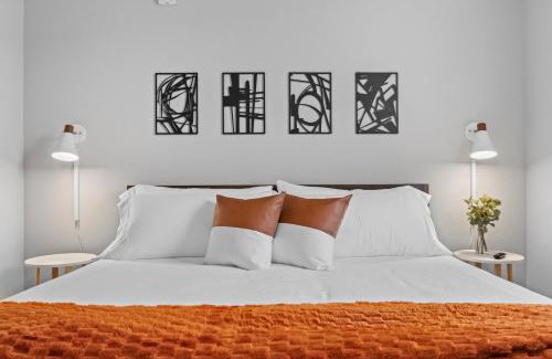 Rogers Apartment | Modern Apt W Pool, Gym & Free "p"prime Location