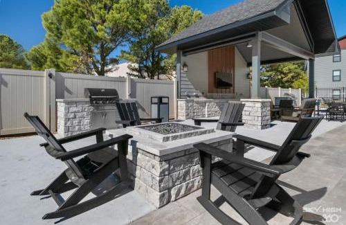 Rogers Apartment | Modern Apt W Pool, Gym & Free "p"prime Location