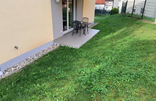Schollkrippen Apartment | Modern Attraktive Ferienwohnung mit Eigener Terrasse