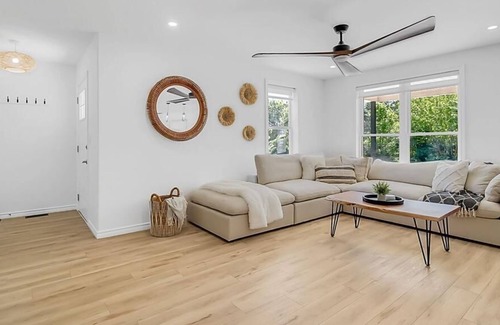 Town of Essex House | Modern Beach-House ❤️ Located in Wine Country