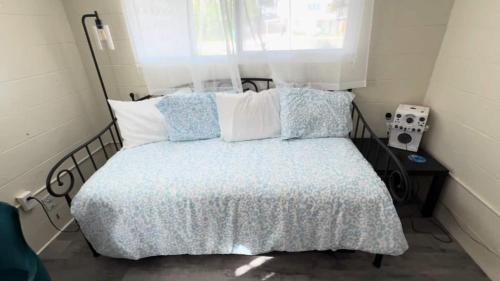 Roberta Heights In Oakdale Park House | Modern Beach Oasis & Cozy & Comfort For 4