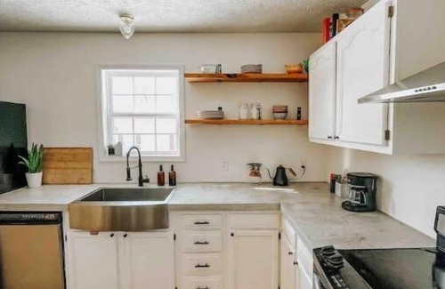 Nazareth House | Modern Boho w/Hot Tub near Hospitals & Downtown