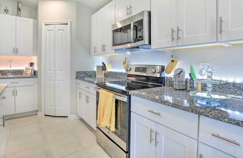 Ruskin House | Modern & Bright Ruskin Home Near Bahia Beach!