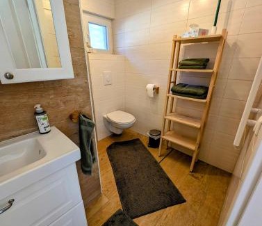 Wunsdorf House | Modern bungalow with direct lake access and fireplace