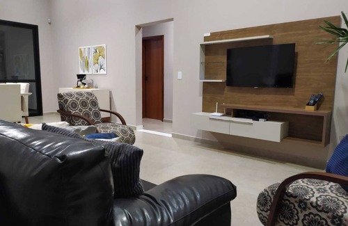 Aguas de Santa Barbara House | Modern country house in a resort in the interior of São Paulo