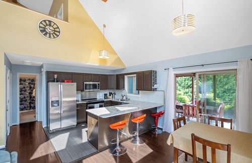 The Woods House | Modern cabin at the woods resort with 3-Bedroom, 2F-bath, Central Air/Heat