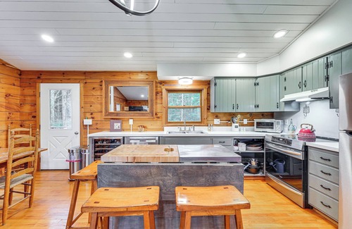 Lake Placid Cabin | Modern Cabin in Lake Placid w/Mountain Views!