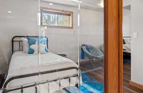 Custer Cabin | ★Modern Cabin★Spire-Views★BHBungalows-Main Lodge★