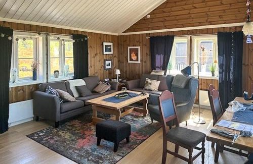 Gran House | Modern Cabin With Views In Lygna