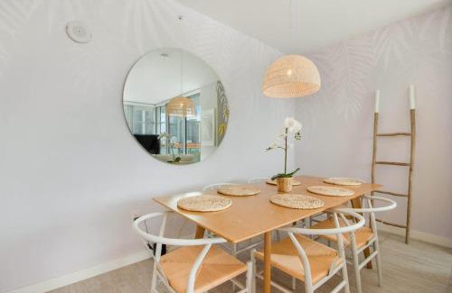 Northeast Miami Apartment | Modern Central 2-bedroom 2-bathroom Pool Parking