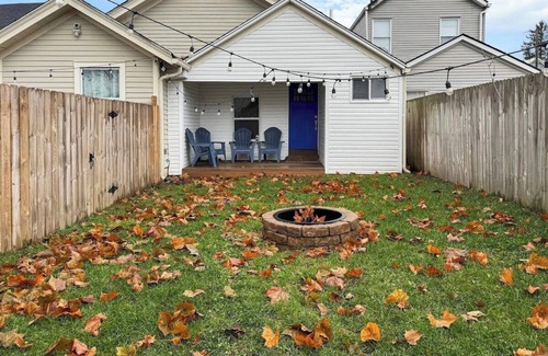 Columbia-Tusculum House | Modern & Central Single Level abode: 3 King beds