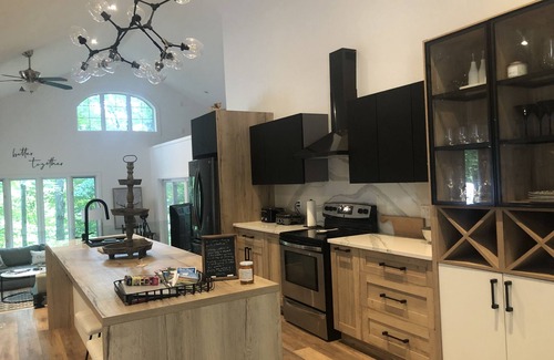 Grey Highlands Cottage | Modern Chalet with hot tub is Cyclist or hikers dream location on Bruce Trail