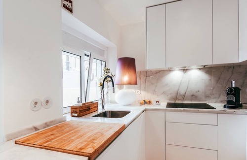 Alges Apartment | Modern & Charming Alges by GT House