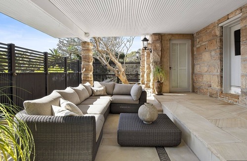 Mosman House | Modern Classic at Mosman Bay - 5 Mins To Ferry