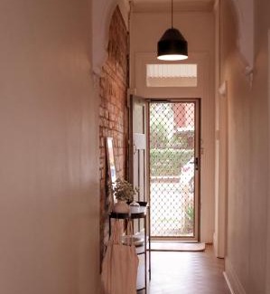 Coburg House | Modern Coburg 2bed house near Pentridge, Sydney Rd Dining & 15 min to City
