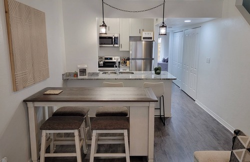 Gainesville House | 🌟 Modern Comfort Awaits in Gainesville Condo 🌆🏡