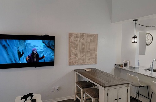 Gainesville House | 🌟 Modern Comfort Awaits in Gainesville Condo 🌆🏡