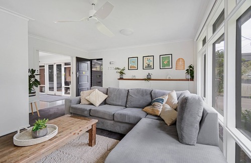 Belmont House | Modern Comfort Close to the Surf Coast