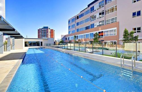 Hurstville Apartment | Modern Comfort Hurstville 2BR Wifi Train Business